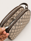 کیف پاسپورتی بزرگ زنانه GUCCI مدل دو زیپ با طراحی لوکس و کاربردی